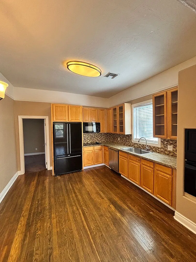 Move In Ready — Photo 4