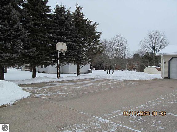 5th image of 8411 Valley Forge Dr