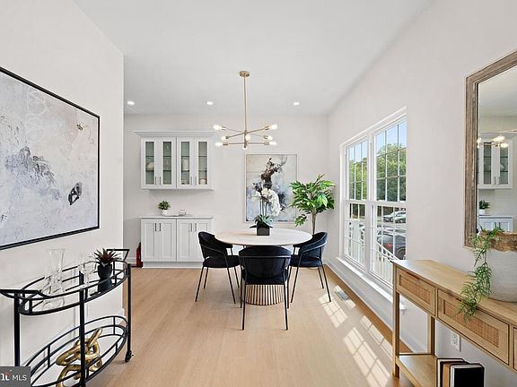 5th image of 4968 Marshlake Ln