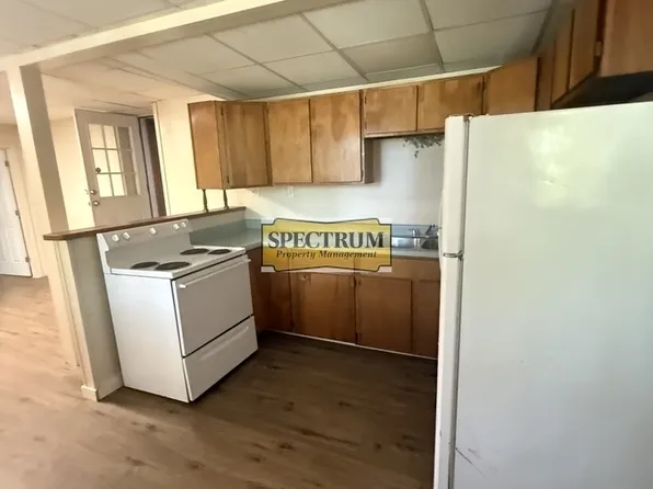 3 Sturtevant St APT 3, Waterville, ME 04901