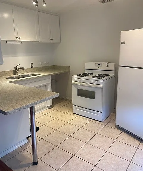 4766 - 4768 Long Branch Ave., San Diego, CA 92107 - 4768 — Photo 6