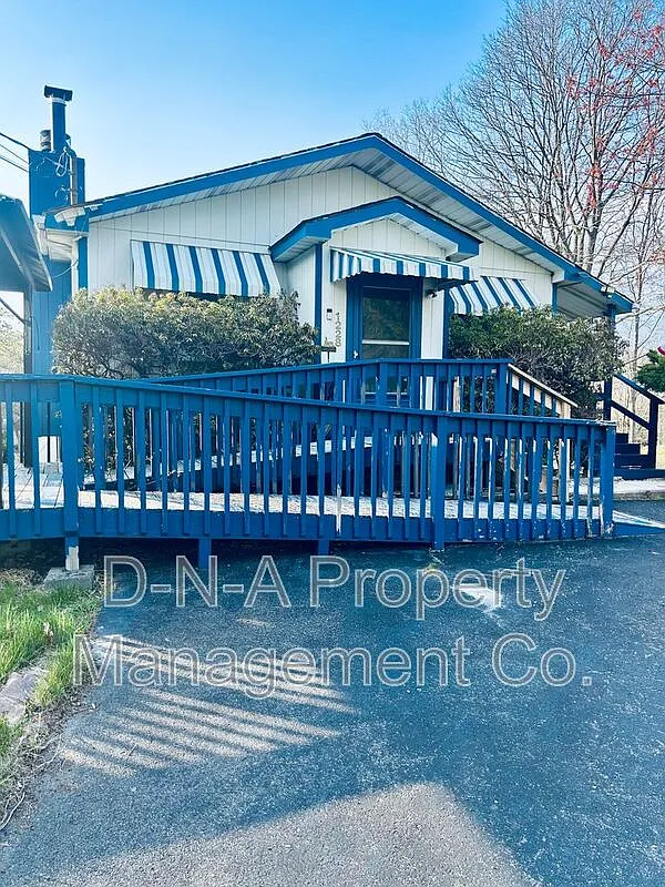 6 bed, 2.0 bath, 1544 sqft, $2,800 — Photo 1