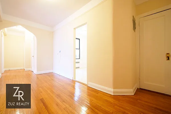 Rented by Zuz Realty | media 22