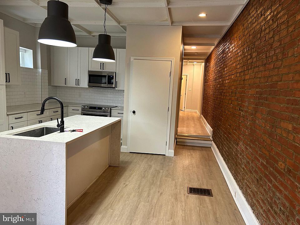 1st image of 900 N 29th St #A