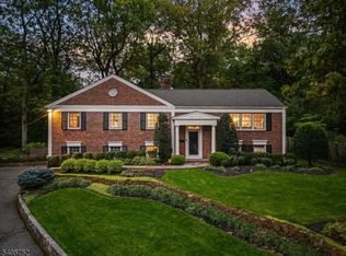 16 Little Wolf Rd, Summit City, NJ 07901