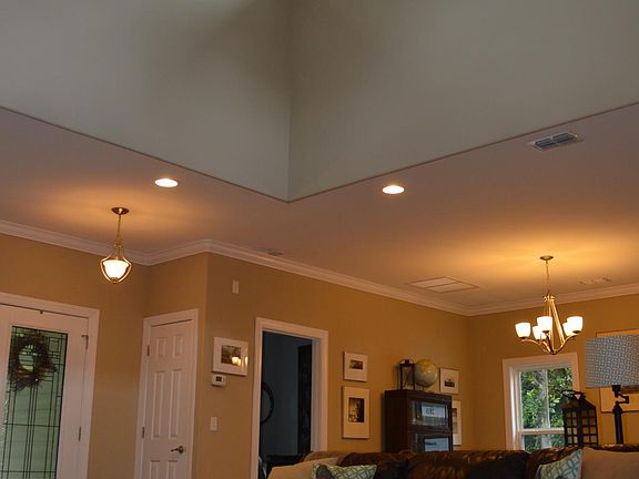 4th image of 1815 Linden Ln
