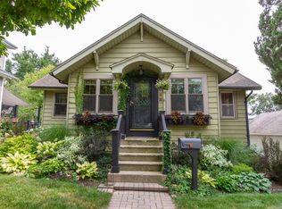 211 Indiana Ave, Saint Charles, IL 60174