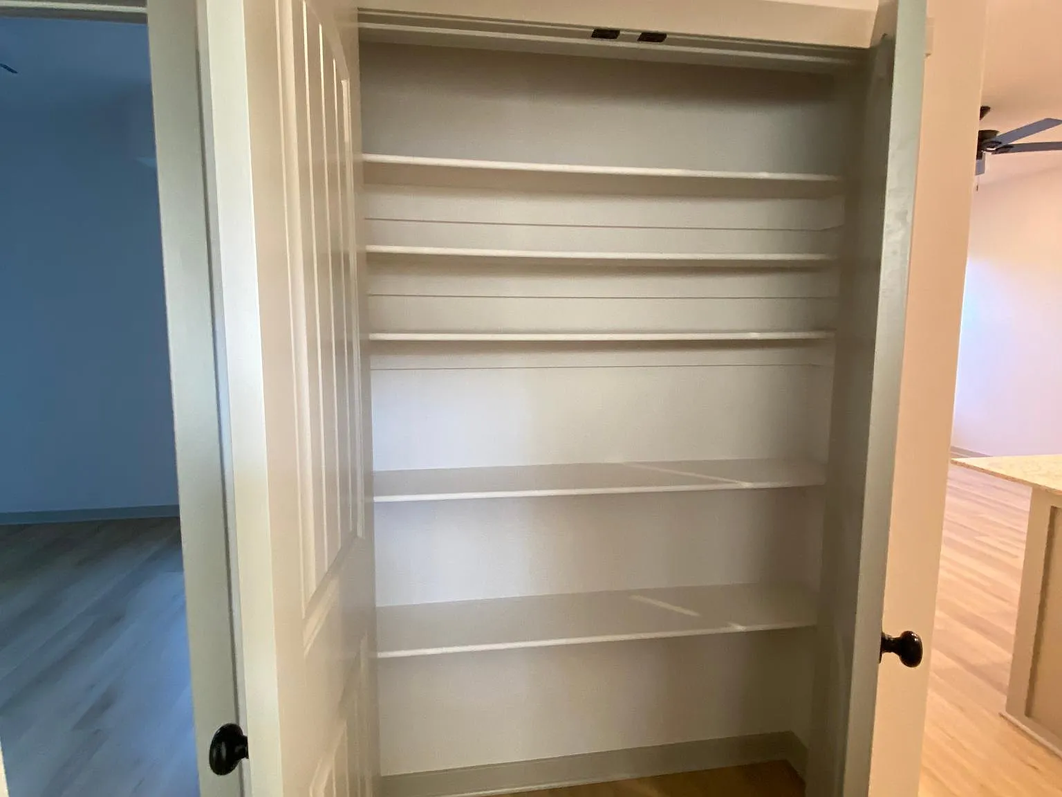 2 bed, 881 sqft, $1,200 — Photo 4