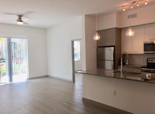 1405 S Dixie Hwy, Lantana, FL 33462