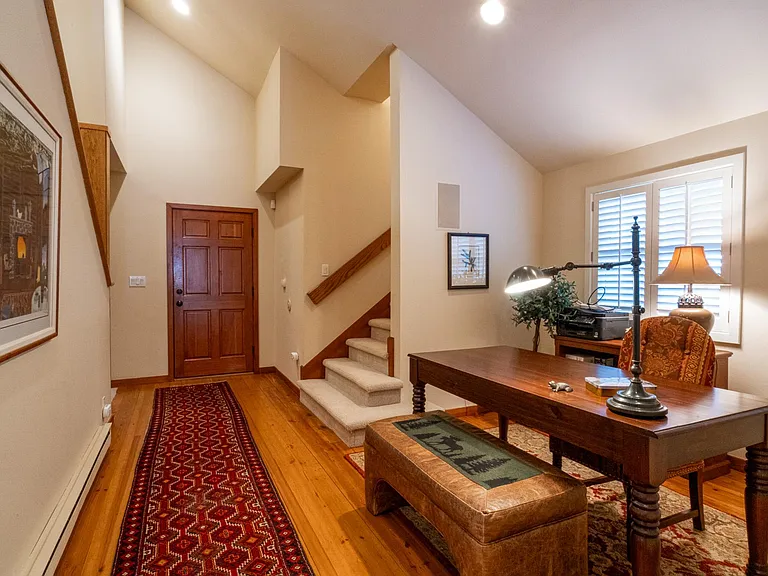 407 W Hallam St — Photo 24