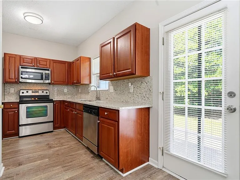 5682 Lawley Dr — Photo 13