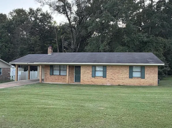 75 Southridge Dr, Louisville, MS 39339