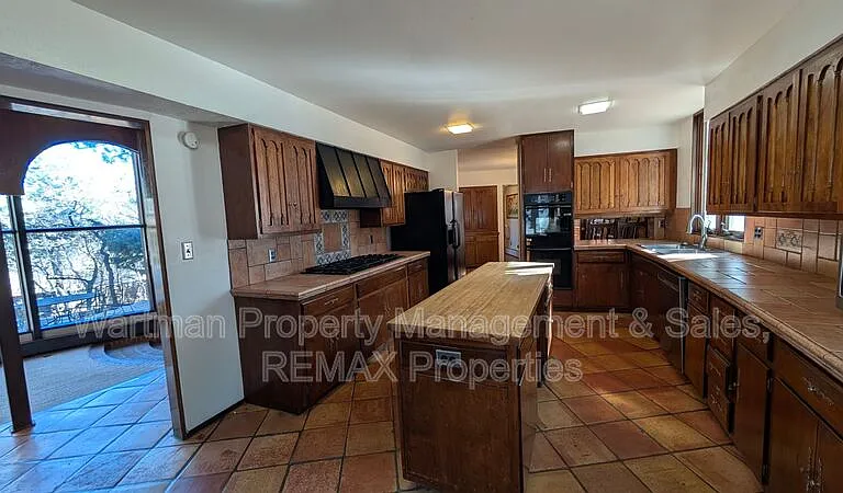 15 Upland Rd — Photo 16