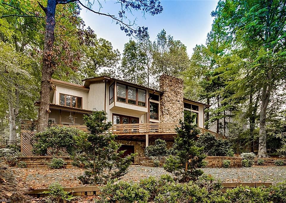 1st image of 219 Shadowlawn Dr