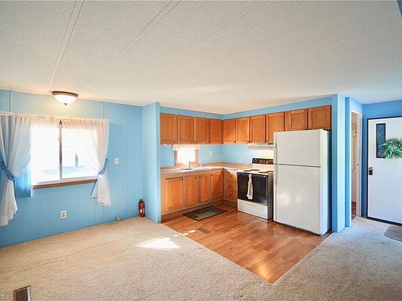 5th image of 17 Maple Dr #17