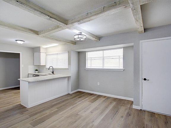 4th image of 7605 Marlborough Dr W