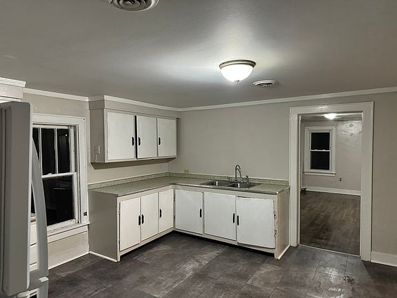 4th image of 408 1/2 Union St