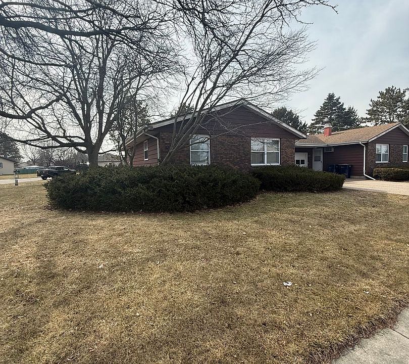 1st image of 2320-2322 Holiday Dr