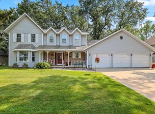 2495 Shady Oak Dr, Green Bay, WI 54304