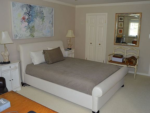 Master BR walkin closet