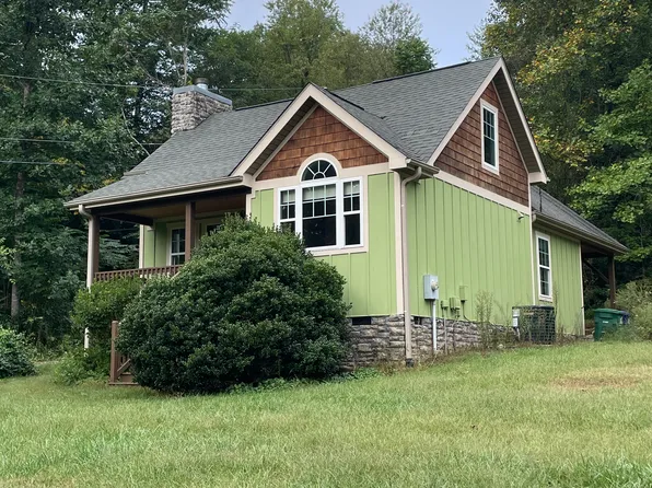 5 Speckled Hen Ln, Asheville, NC 28805
