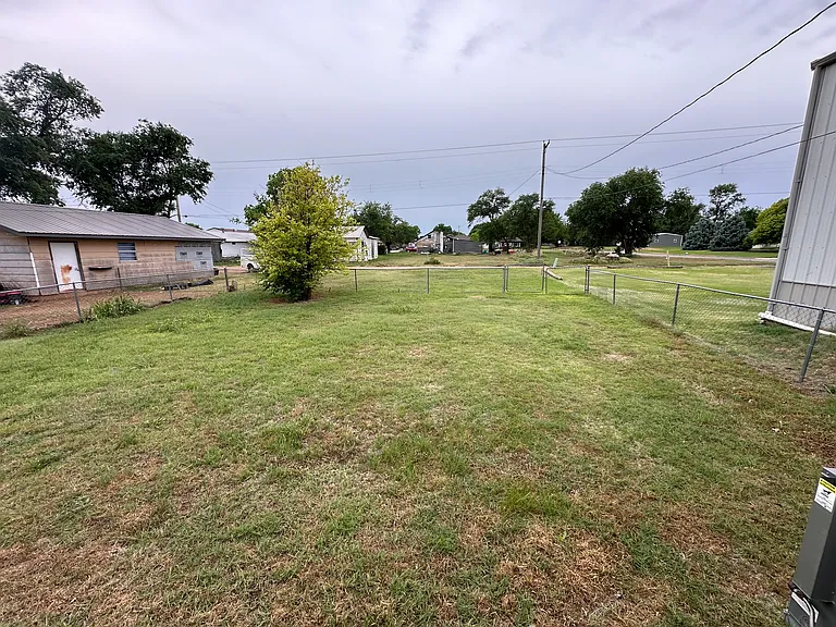 927 Mill St — Photo 8