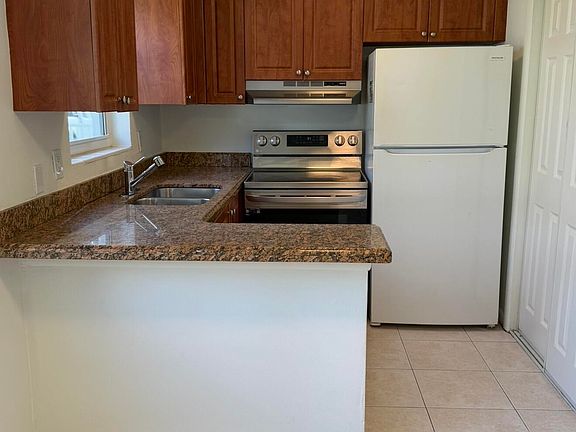 5th image of 5210 SW 90th Way #2
