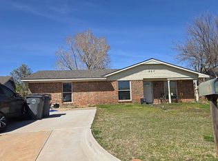 827 SE Lomond Ln, Lawton, OK 73501