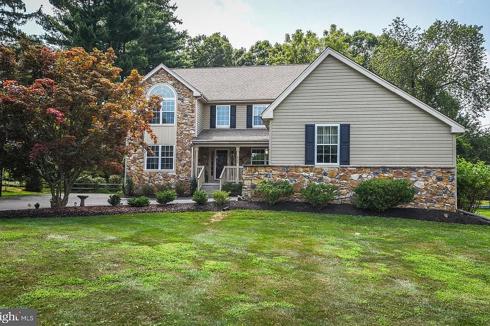 1st image of 420 Edgeboro Dr