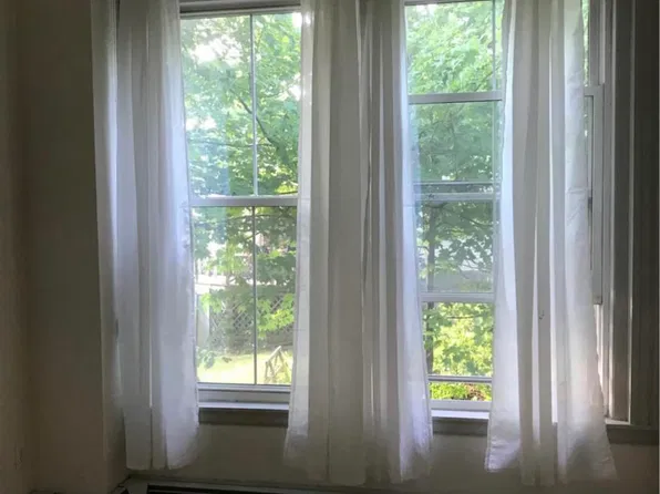 178 Main St APT 1, Newmarket, NH 03857