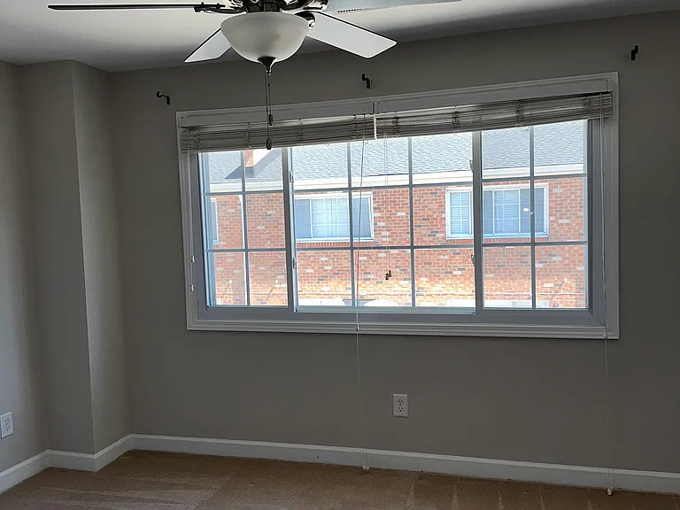 1344 Green Oaks Ln #M — Photo 11
