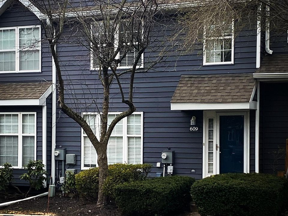 1st image of 609 Driftwood Ln