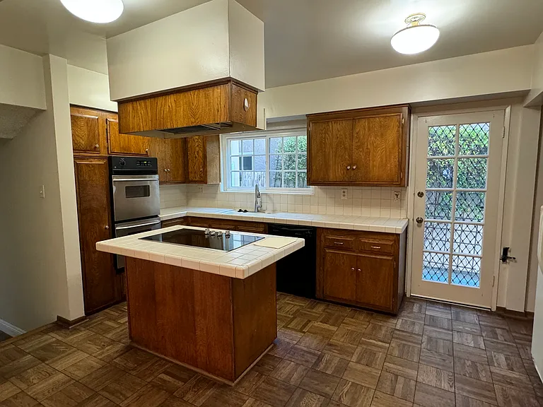 356 Winslow Ave — Photo 8