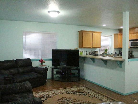 Great room with buffet eating bar