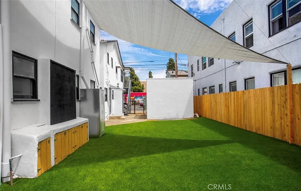 Studio, 500 sqft, $1,800 — Photo 3