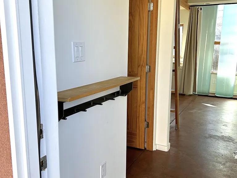 209 Cornell Dr SE — Photo 2