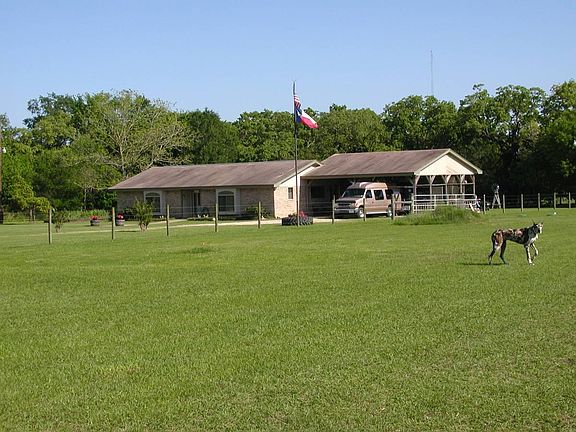 2nd image of 3918 Deerfield Dr