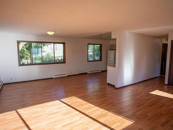 3rd image of 1614 S Grant St APT C