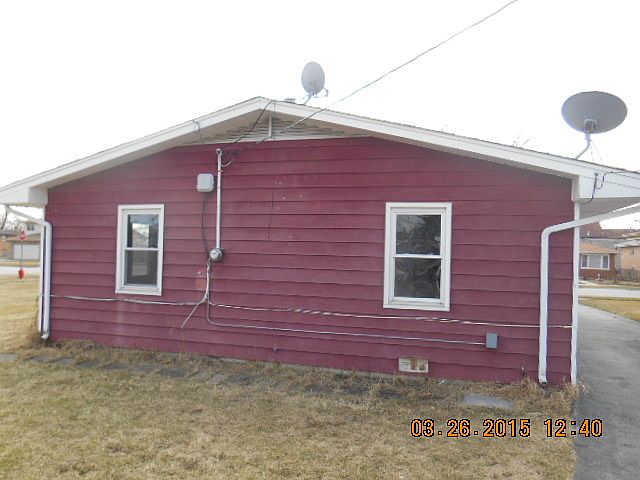 2nd image of 736 E 152nd St
