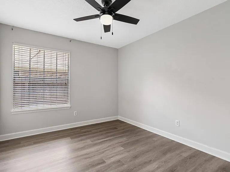 1322 W Forest Dr — Photo 23
