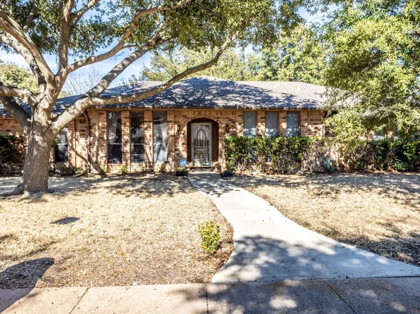 933 Prairie Creek Dr, Desoto, TX 75115