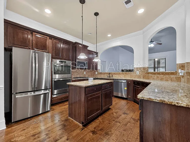 305 Legends Dr — Photo 29