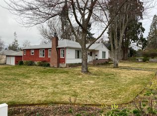 2156 Hillcrest Rd, Medford, OR 97504