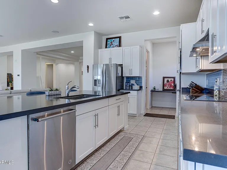 22533 N 93rd Dr — Photo 5