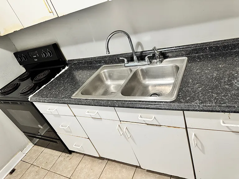 1409 N Dawson St #A — Photo 6
