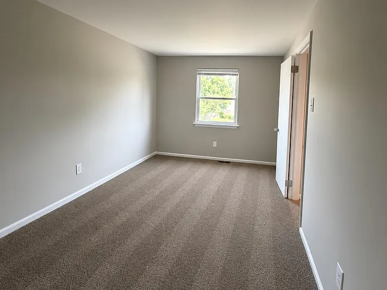 70 Orchard Ct — Photo 12