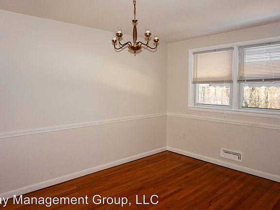 5th image of 1117 Linden Ave