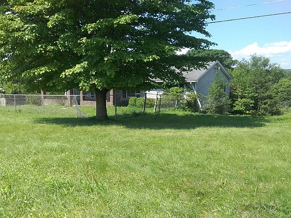 2nd image of 117 Fairview Ln