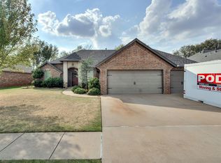 2113 Sycamore Creek Ave, Yukon, OK 73099