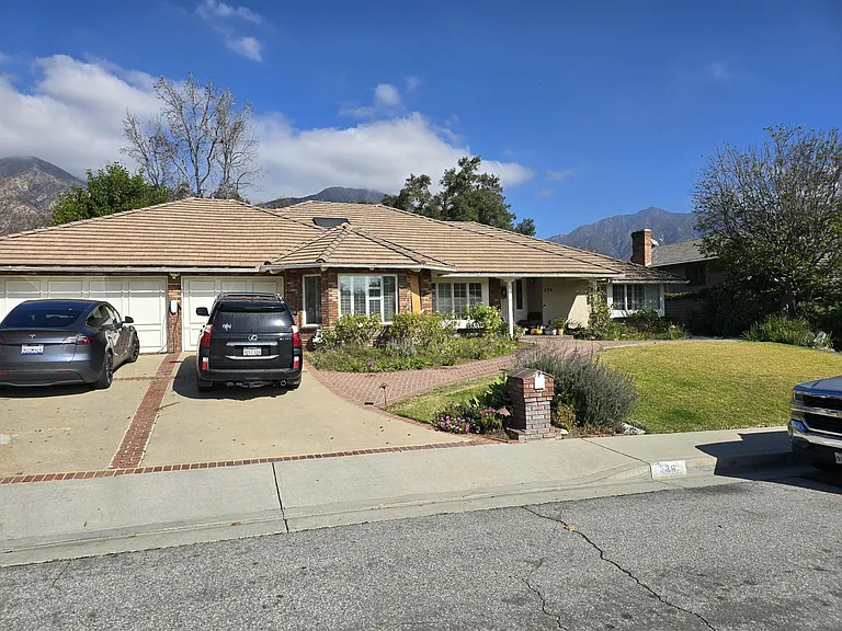 239 Windwood Ln — Photo 1